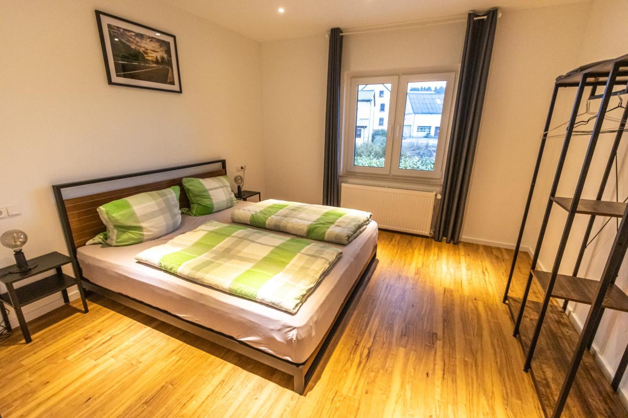 Suedschleife Appartements - Wlan - Direkt Am Ring Reimerath Exteriör bild