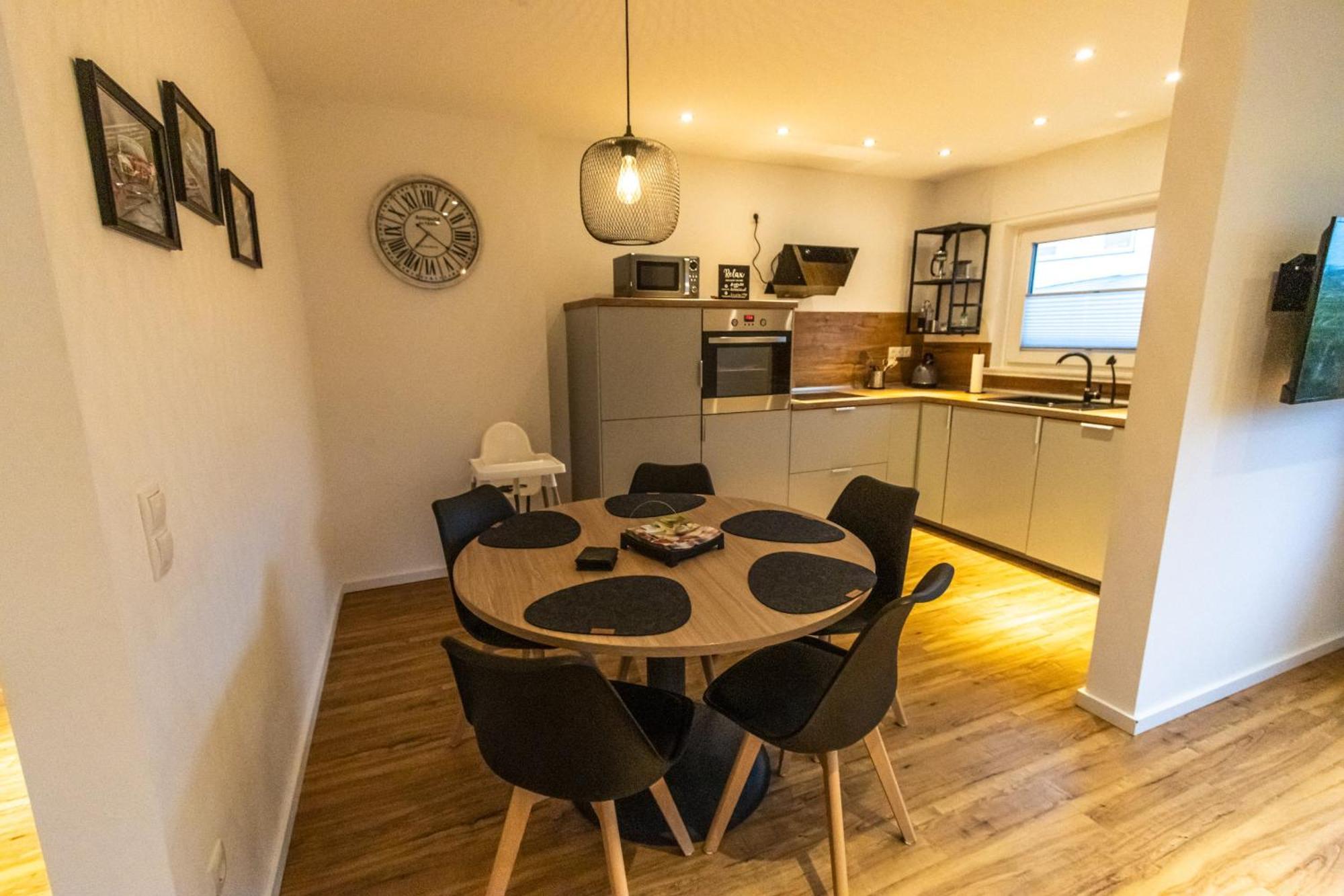 Suedschleife Appartements - Wlan - Direkt Am Ring Reimerath Exteriör bild